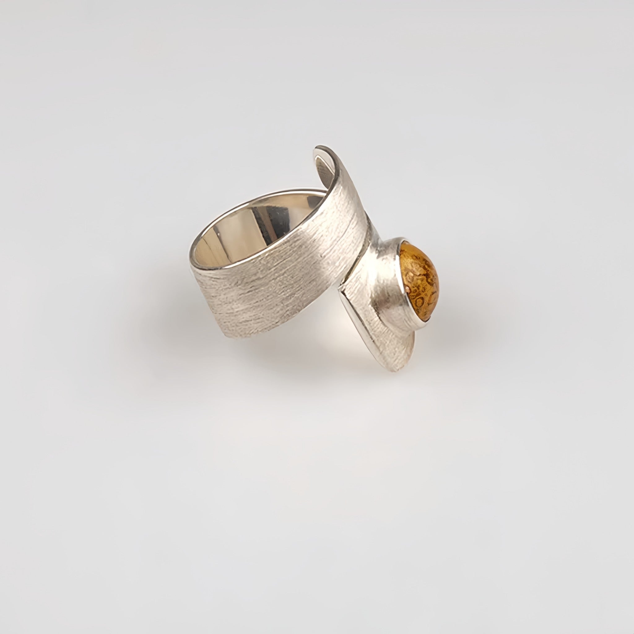 LacLume Handmade Saturn Lacquer Ring Cosmic-Inspired Elegance