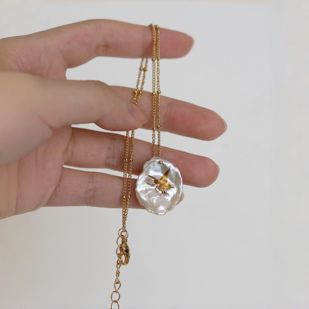 LacLume Handmade Lacquer Necklace Gold-Painted Butterfly Petal Pearl