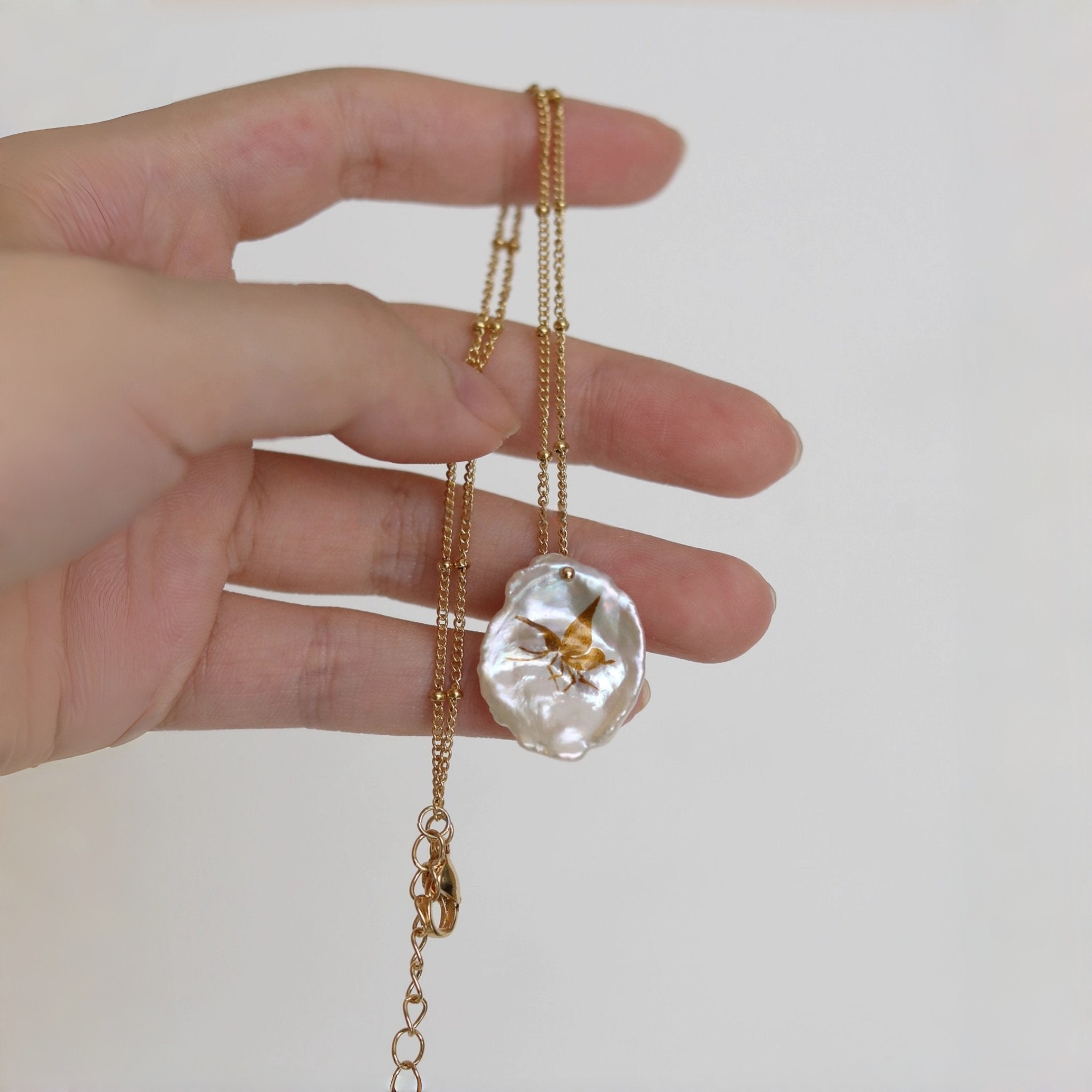LacLume Handmade Lacquer Necklace Gold-Painted Butterfly Petal Pearl