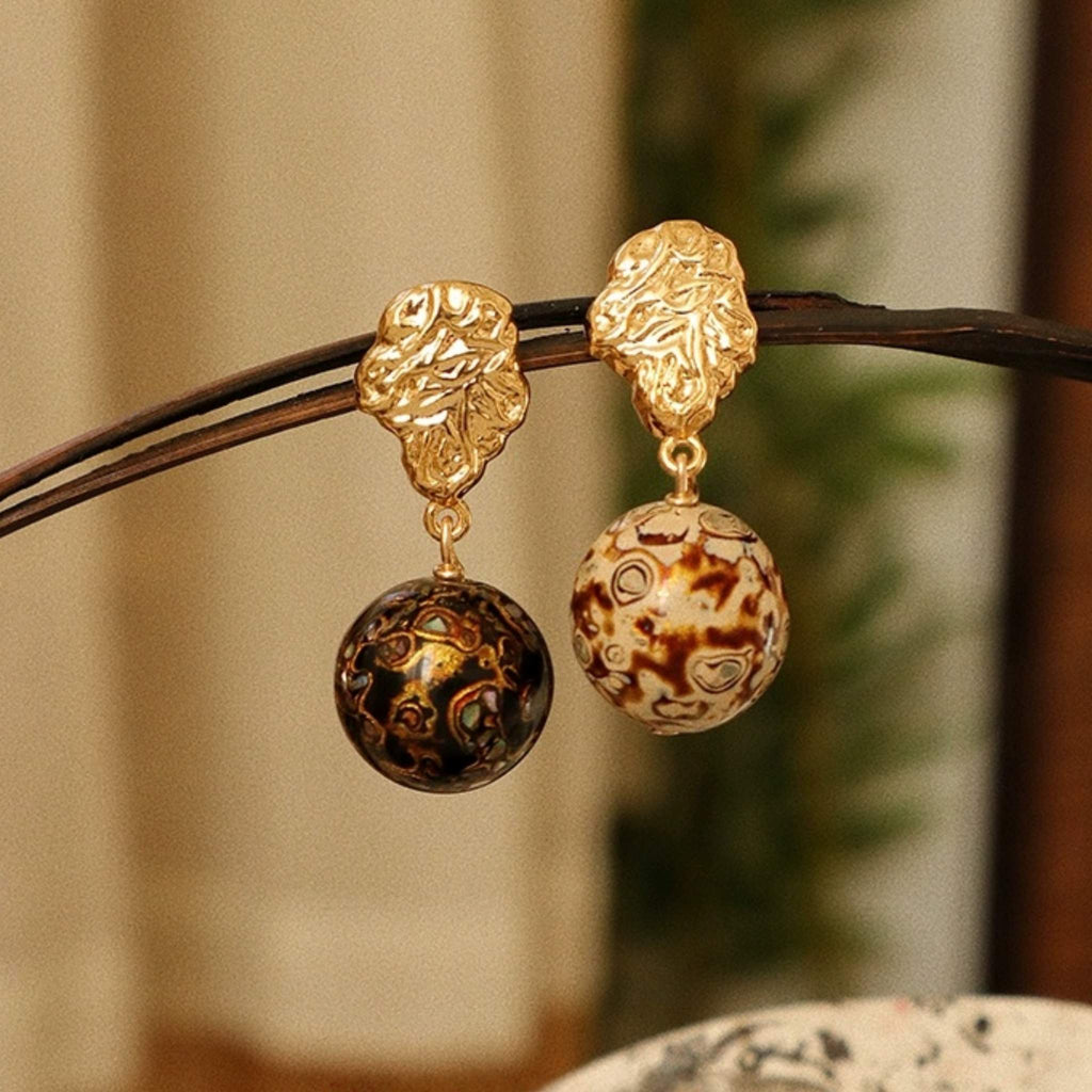 LacLume Lacquer Earrings Studs Mother of Pearl Inlaid Retro Style