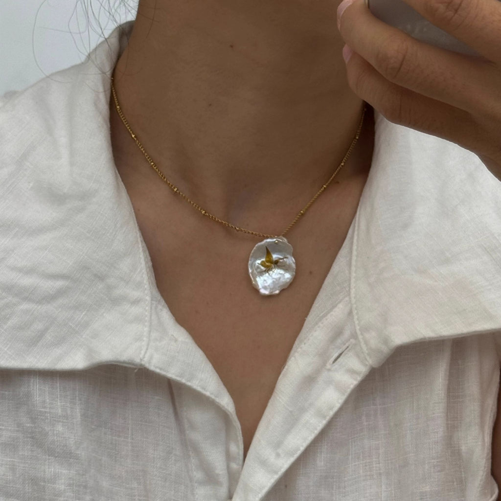 LacLume Handmade Lacquer Necklace Gold-Painted Butterfly Petal Pearl