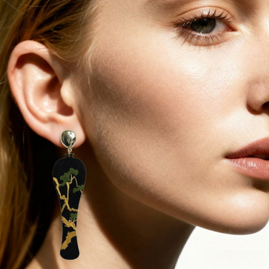 LacLume Hand-Painted Vase Old Tree Earrings with Lacquer Craftsmanship