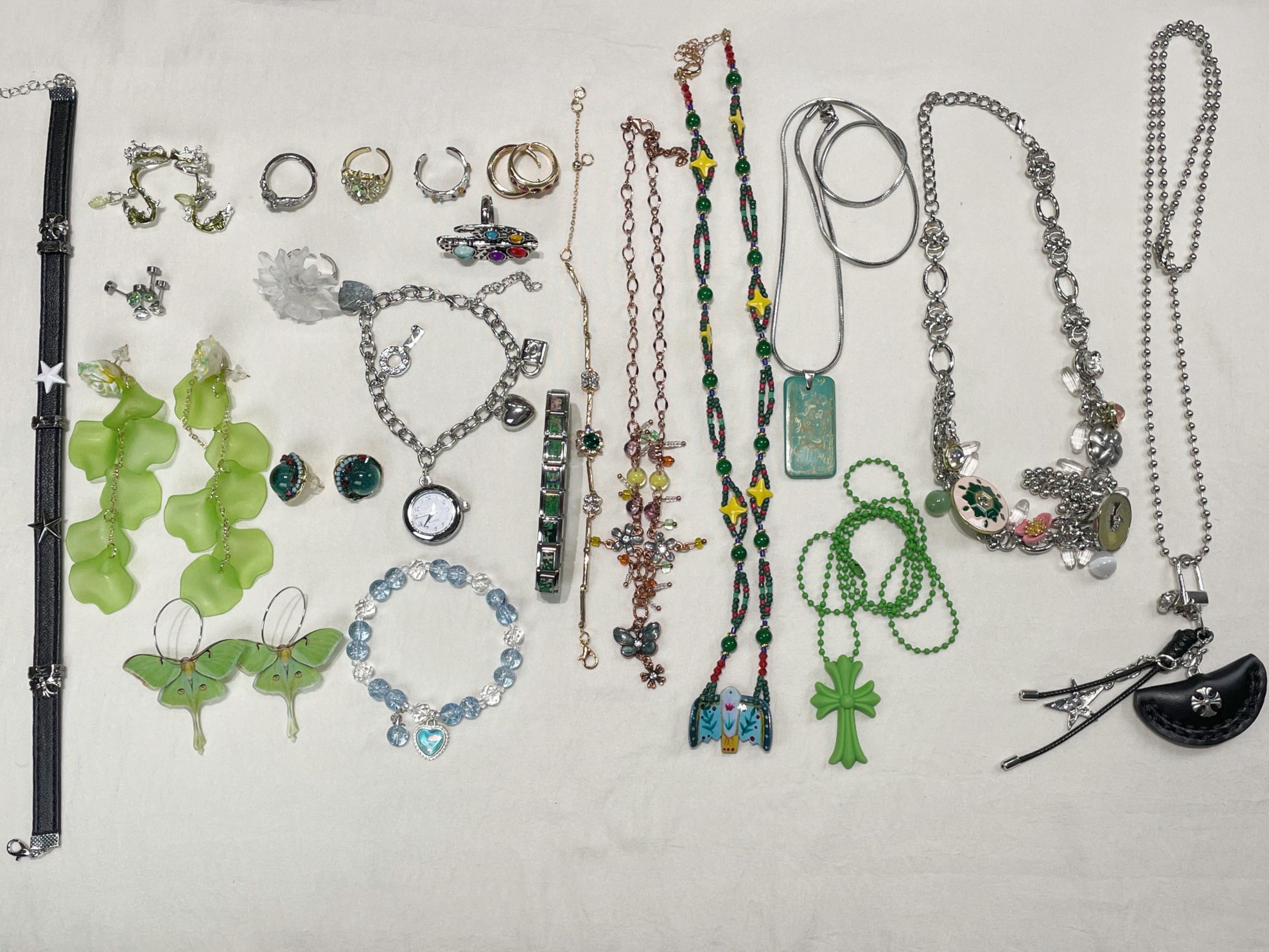 Forbidden Fruit | Boîte mystère ultime - Ensemble esthétique vert forêt (20-25 pièces)