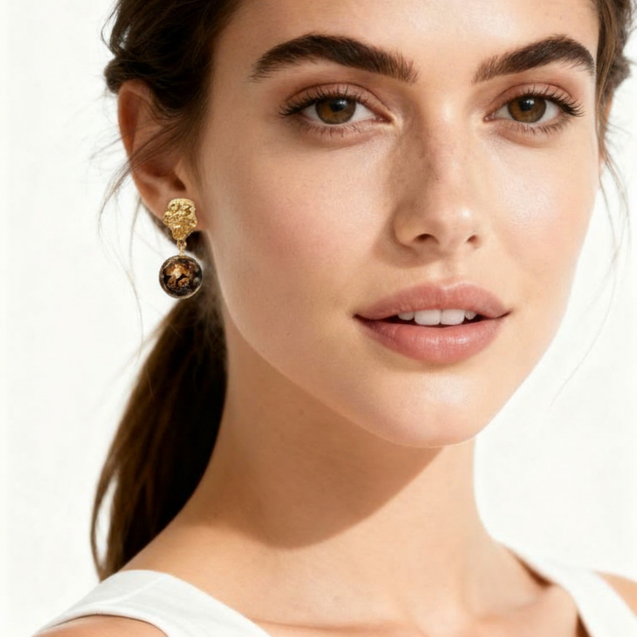 LacLume Lacquer Earrings Studs Mother of Pearl Inlaid Retro Style