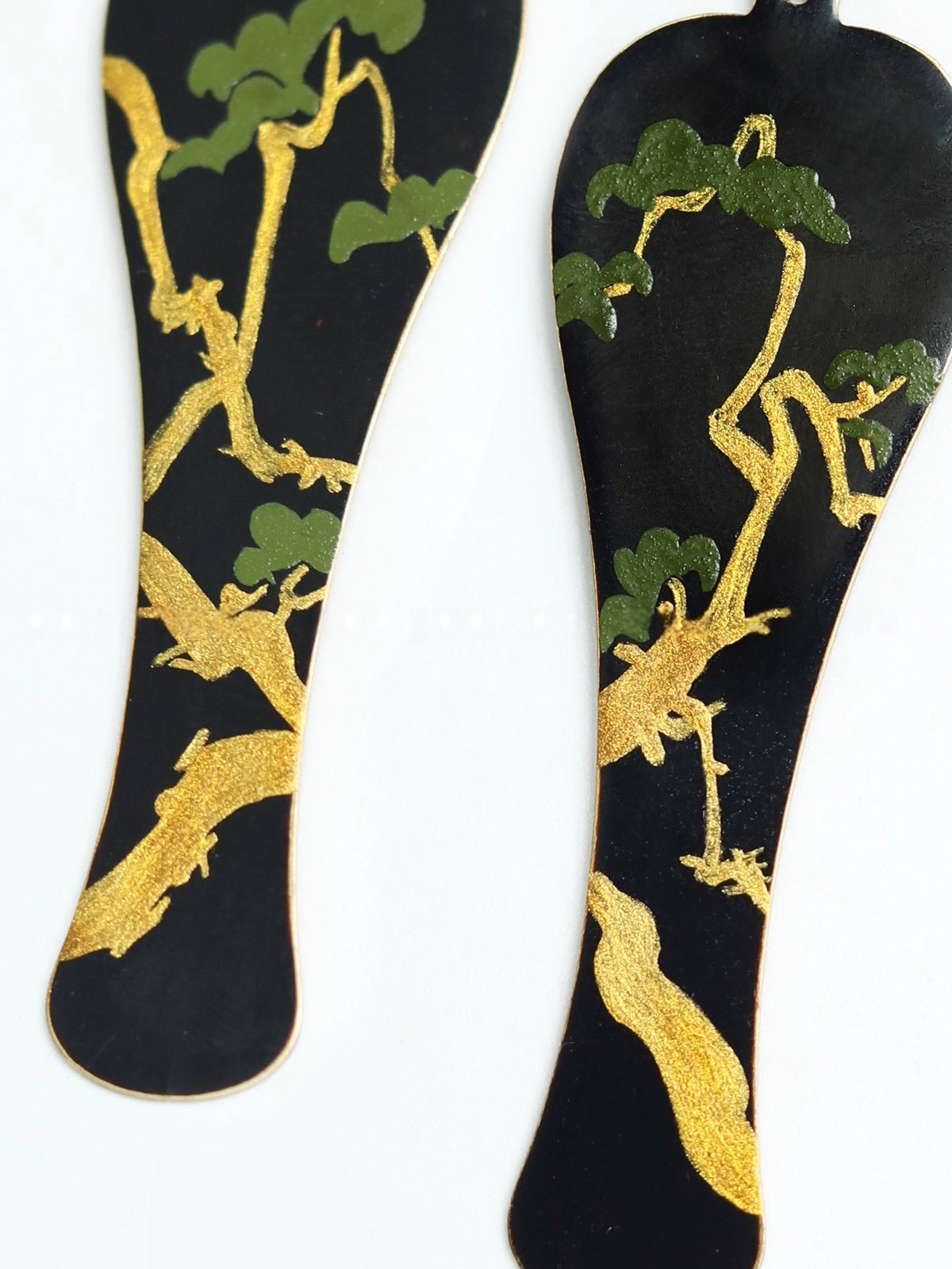 LacLume Original "Vase · Old Tree" Hand-Painted Earrings with Lacquer Craftsmanship