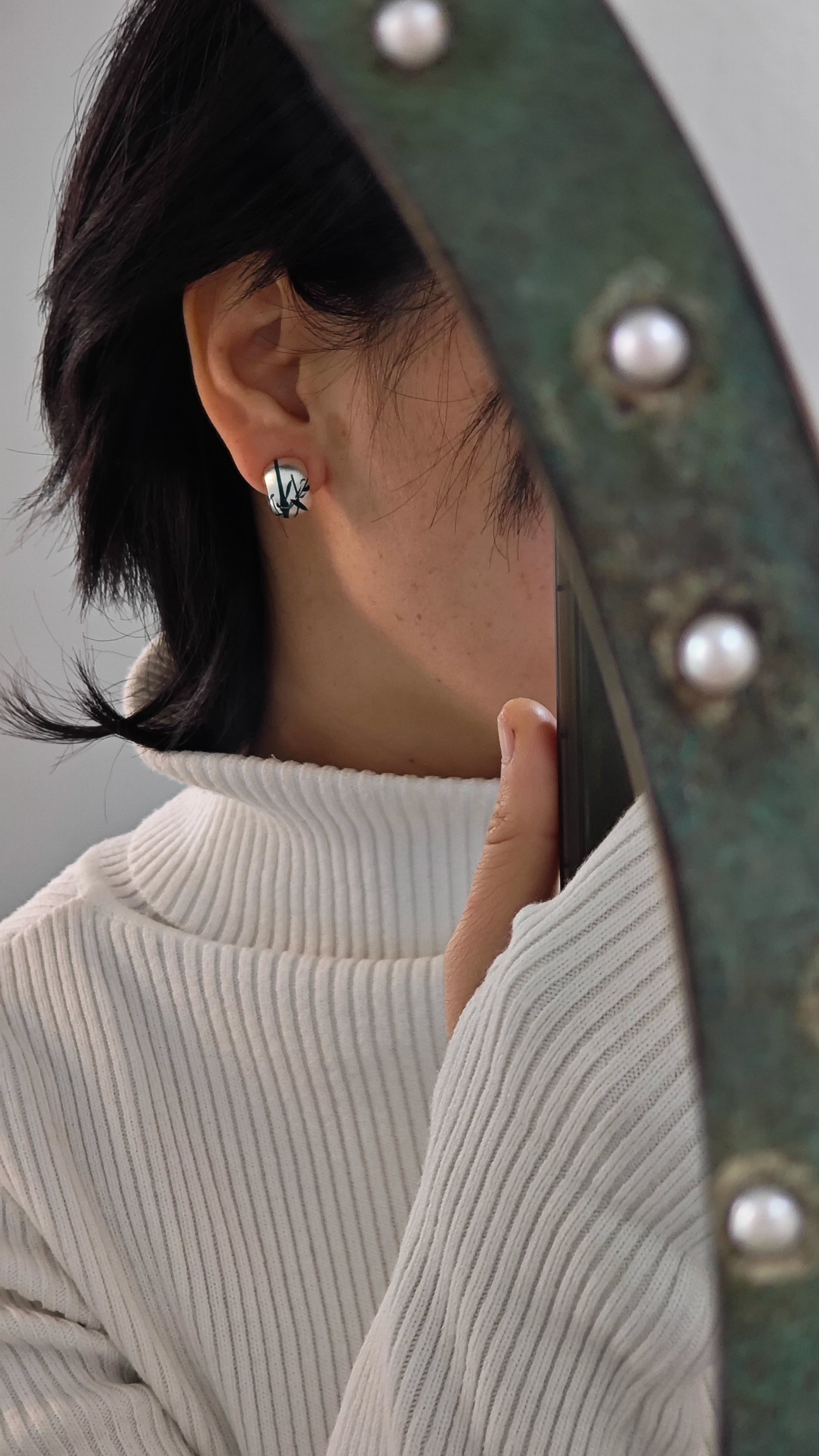 LacLume Original "Blue And White Bamboo" Lacquer Painted Bamboo Pattern 925 Silver Mini Earrings - Silver Lacquerware